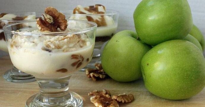 Apples and nuts to lose 10 kg per month
